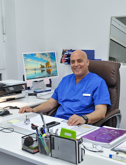 Dr. Dr. Kutaiba Haddad <span>Fachzahnarzt für Oralchirurgie</span>